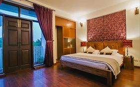 House Of Kapaali B&B